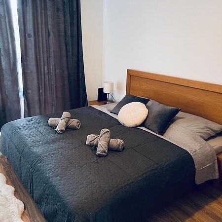 Old Town City Center Apartment 1 - Private Parking Included Košice Eksteriør bilde