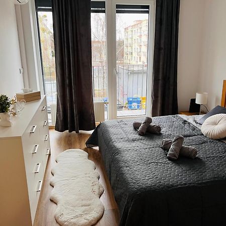 Old Town City Center Apartment 1 - Private Parking Included Košice Eksteriør bilde
