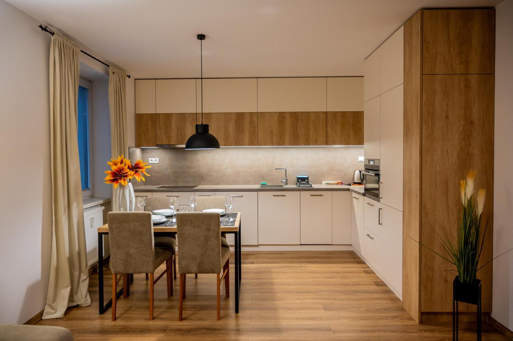 Old Town City Center Apartment 1 - Private Parking Included Košice Eksteriør bilde