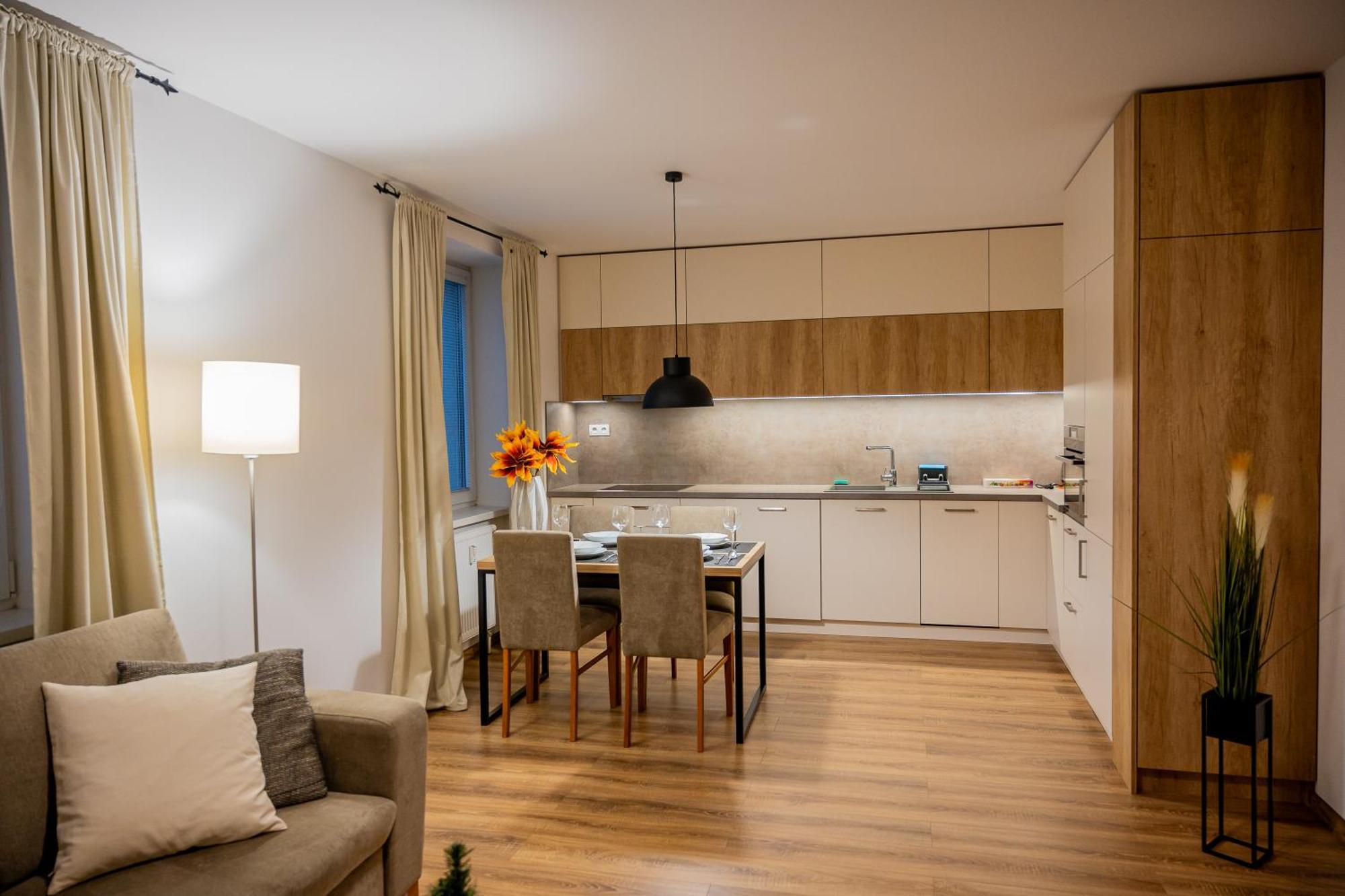 Old Town City Center Apartment 1 - Private Parking Included Košice Eksteriør bilde