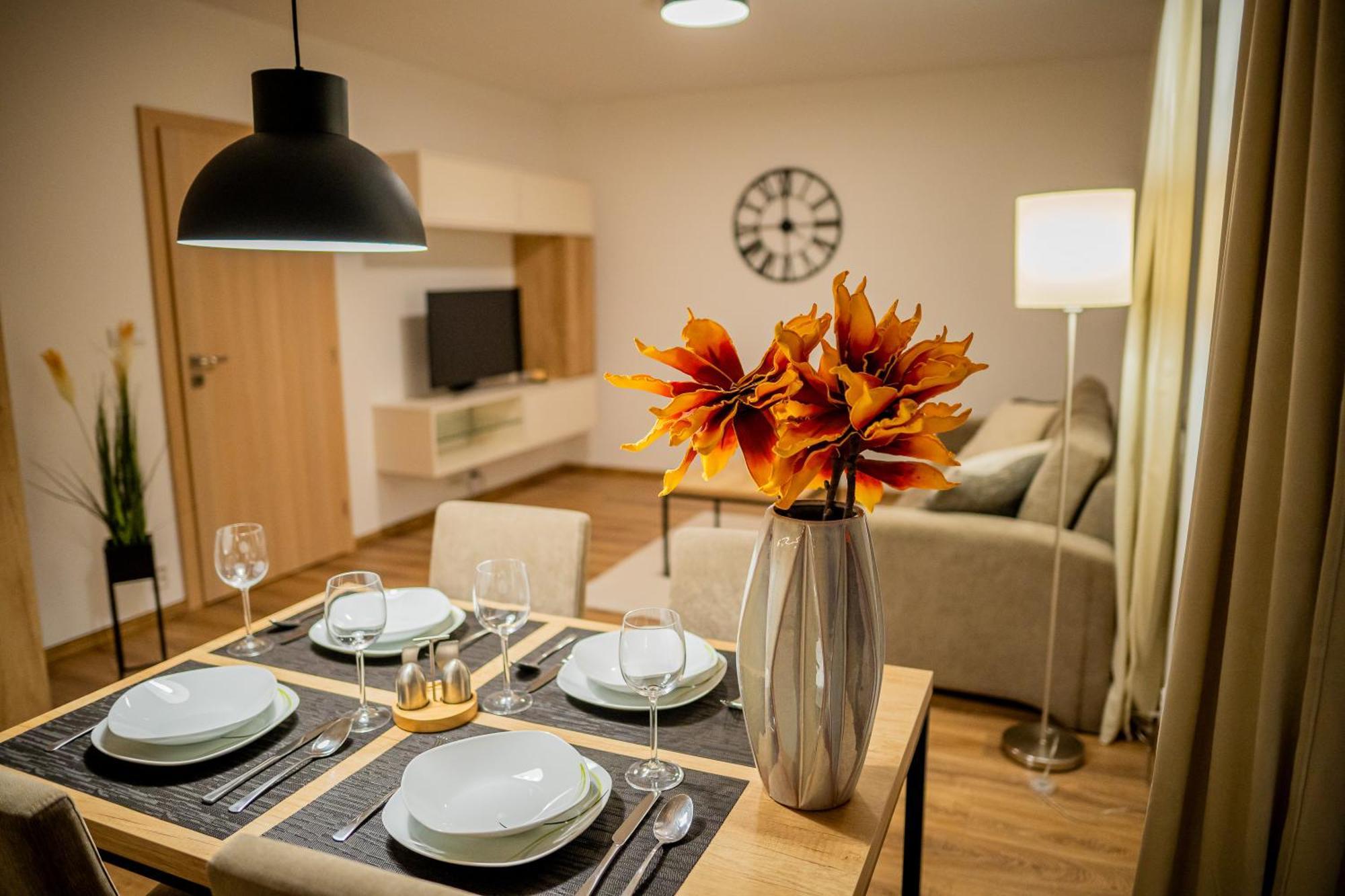 Old Town City Center Apartment 1 - Private Parking Included Košice Eksteriør bilde